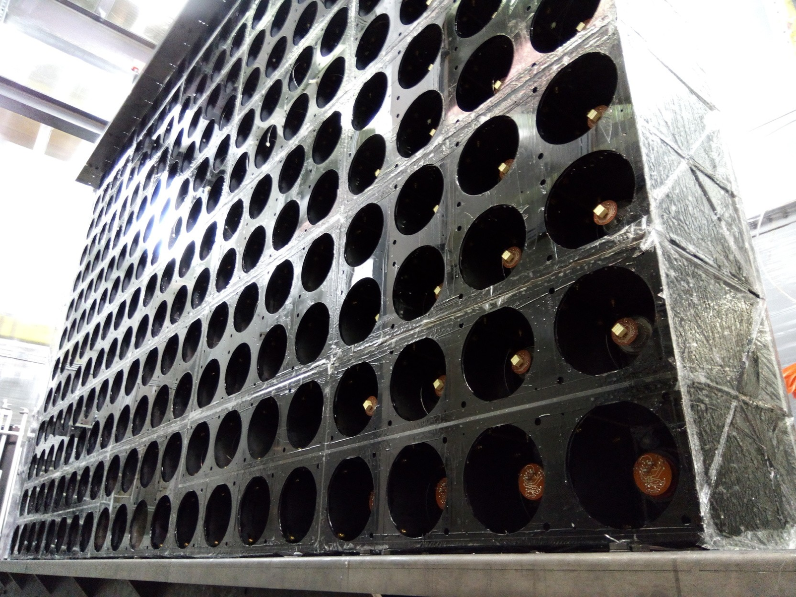 Calorimeter wall